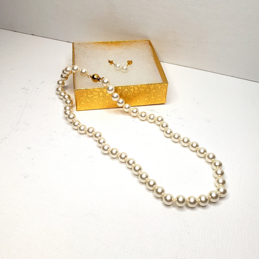 New In Box Faux Pearl Necklace & Post Earring Set
